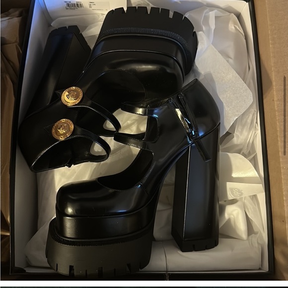 VERSACE Medusa Aevitas Platform Mary Janes Pump - Picture 5 of 15